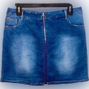 LOVE TREE Denim 🌳 Womens Size Large Denim Mini-Skirt